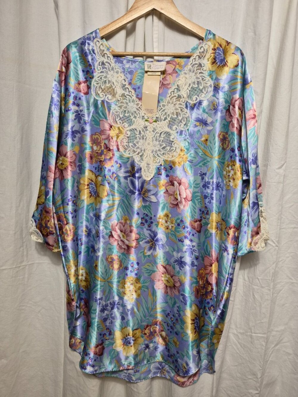 California Dynasty NWT Large Vintage Satin Classic Romantic Colorful Lace Nighti